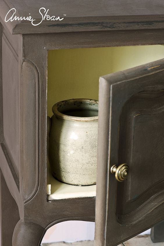 Annie Sloan chalk paint Honfleur