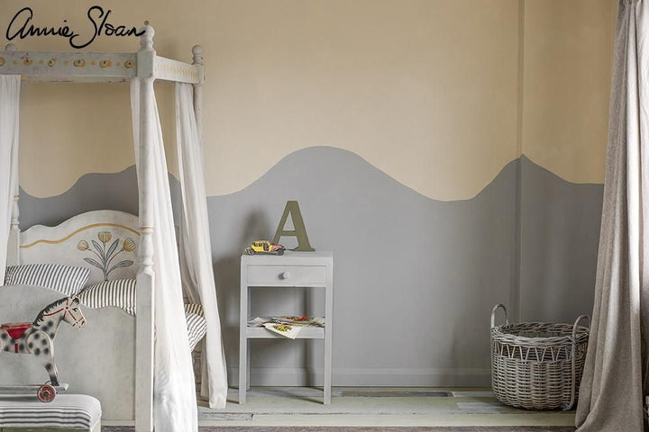 Annie Sloan chalk paint Old Ochre